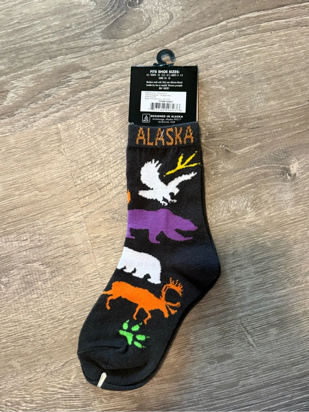 Alaska Exclusive Socks Wildlife Animal Design